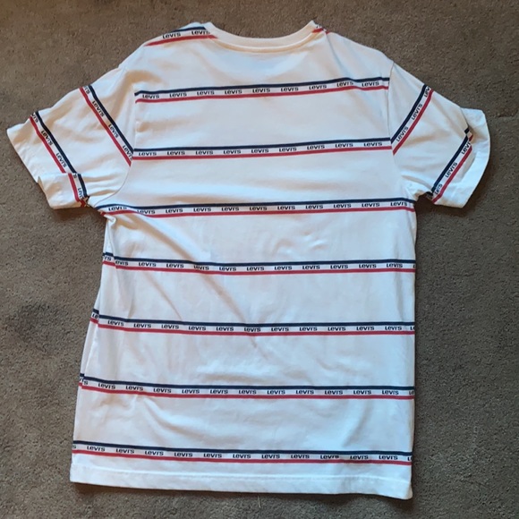 Levi’s, large white tee - Picture 4 of 5